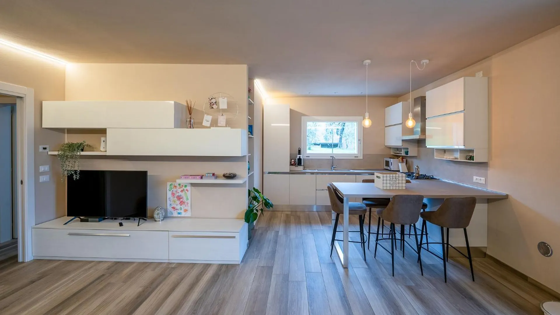 Nuovo Appartamento A Salo 0*,  Italy